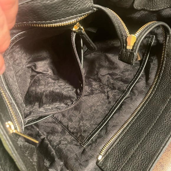 EUC Michael Kors black pebble leather bag - Picture 4 of 8